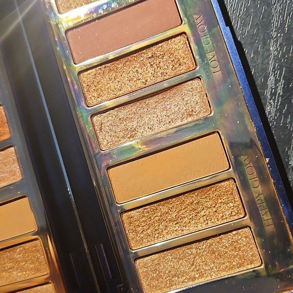 Charlotte Tilbury Starry Eyes to Hypnotize Eyeshadow Palette - Picture 5 of 6